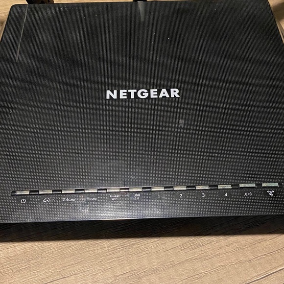 Netgear Nighthawk Wifi Router, excellent condition - Picture 3 of 4